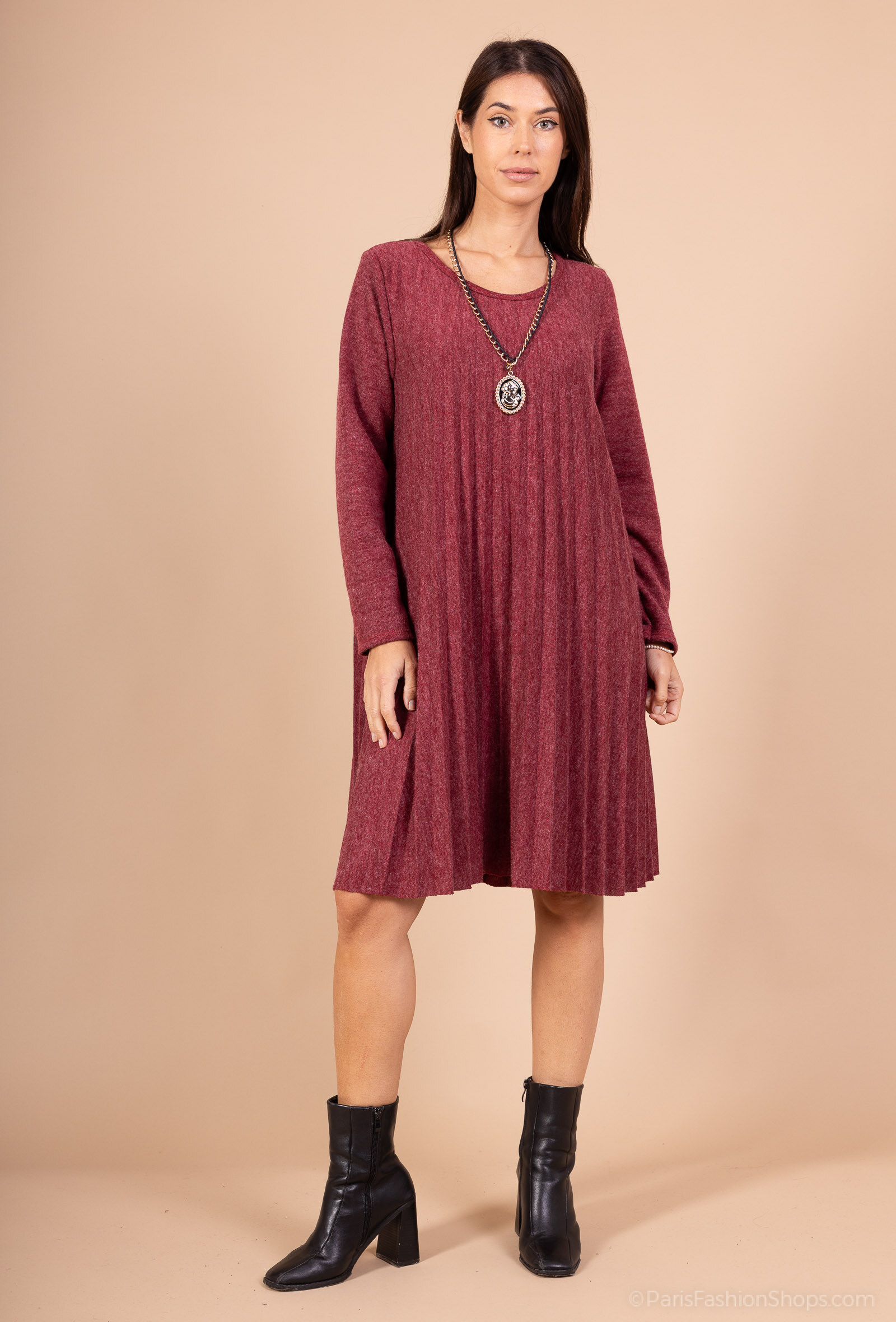 Grossiste C'Belle - Robe mi-longue plissée avec collier