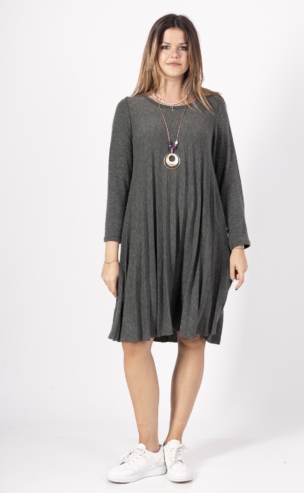 Grossiste C'Belle - Robe pull plissée en maille
