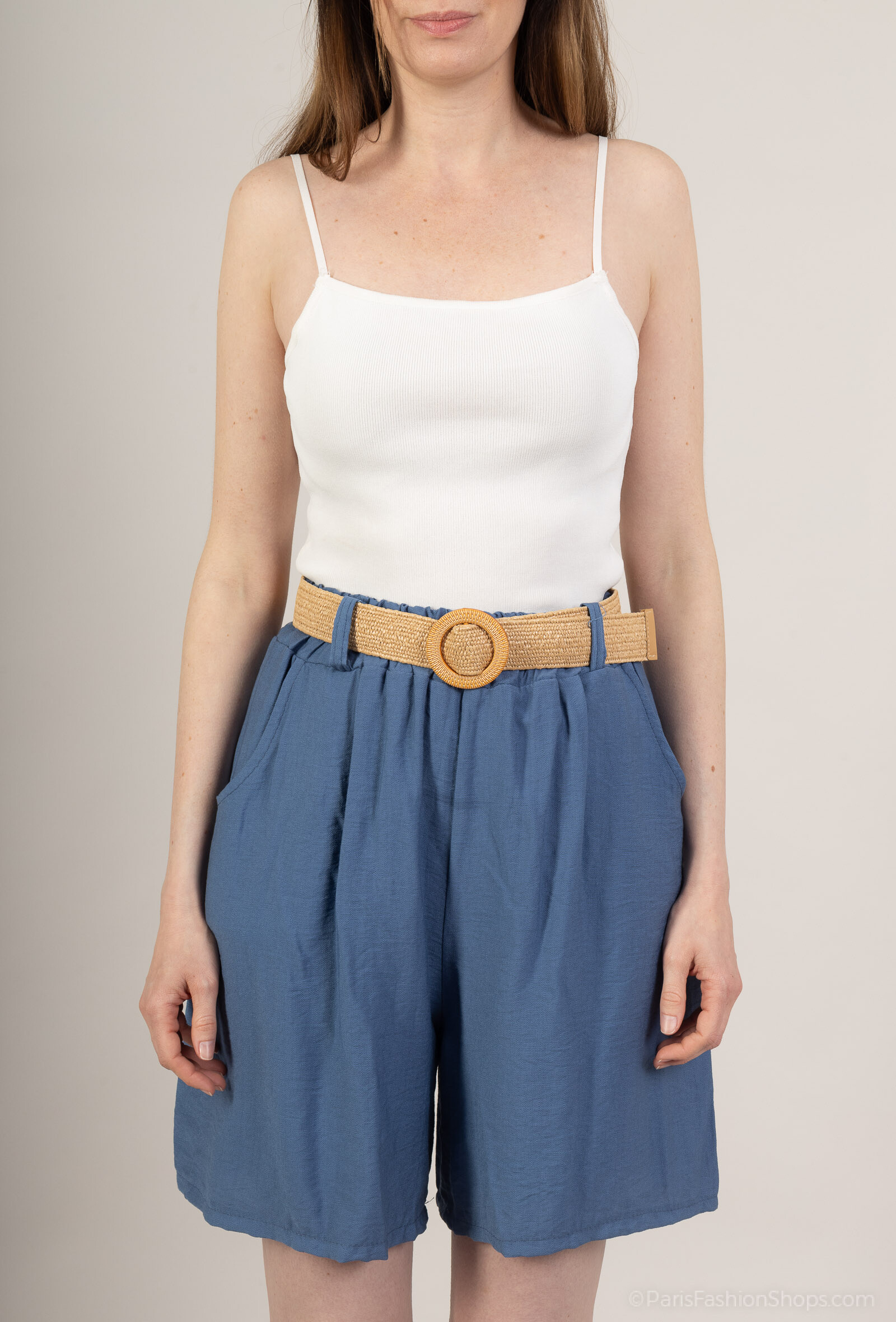 Grossiste C'Belle - Short avec 2 poches à l'avant et une ceinture