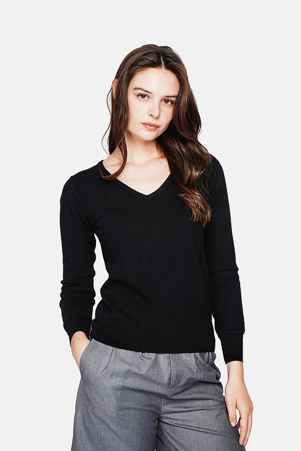 Wholesaler C&jo - Classic V-neck sweater with long sleeves, double yarn knit