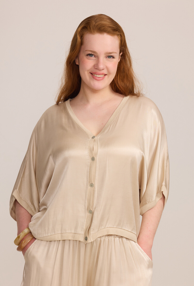 Großhändler C'MELODIE - Große große Bluse mit Knöpfen