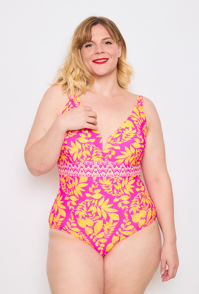 Grossiste C'MELODIE - Grande Taille – Maillot de bain 1 pièce à imprimé baroque et décolleté en V