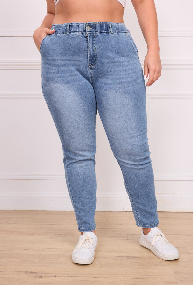 Großhändler C'MELODIE - Elegante Frau Jeans
