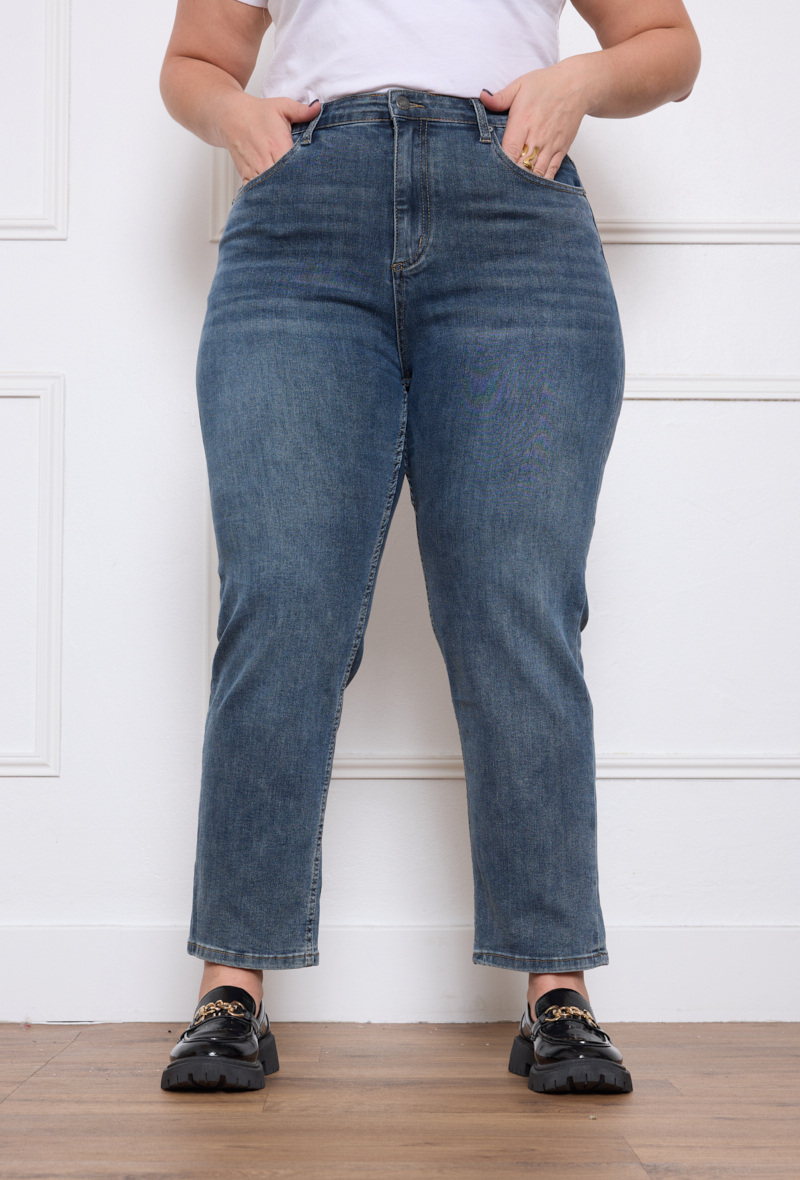 Wholesaler C'MELODIE - Plus Size Straight Leg Jeans