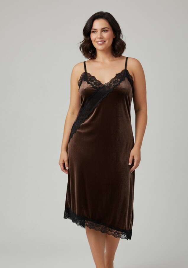 Mayorista C'MELODIE - Talla Grande - Camisón de terciopelo con encaje