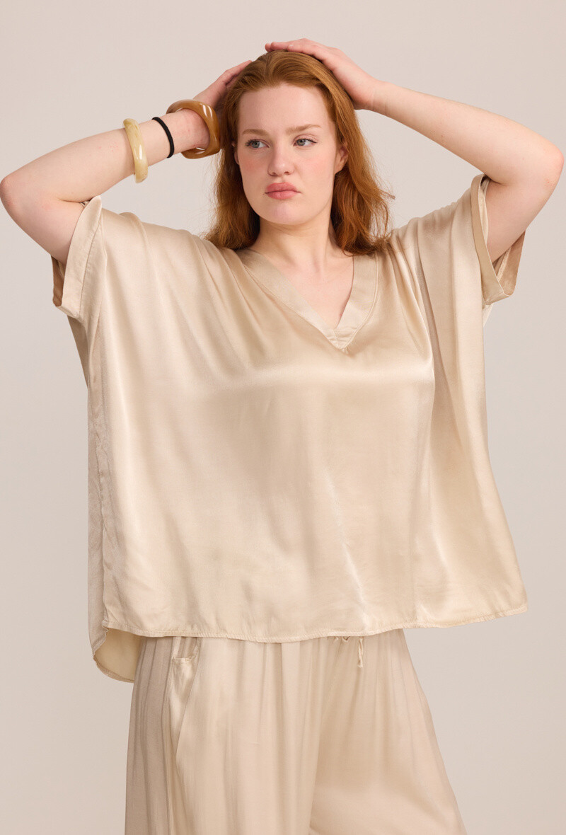 Grossiste C'MELODIE - Grande taille T-shirt fluide à col V