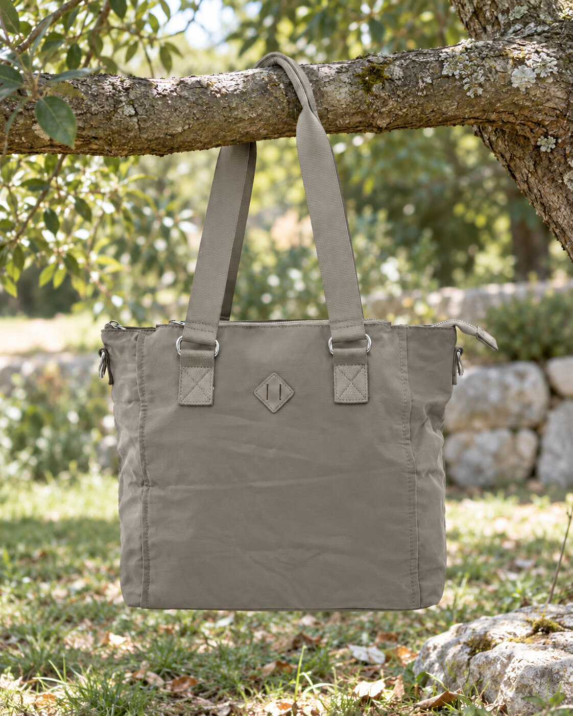 Mayorista CALEYNA - Bolso tote suave y ligero de nylon