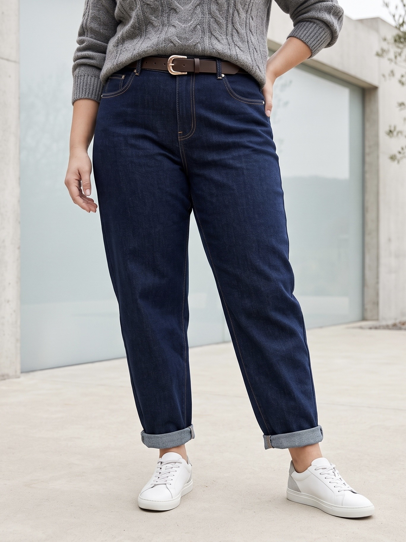 Grossiste CAROLE / VOGGO - Jean Mom Fit – Grande Taille – Ceinture Assortie