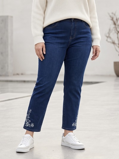 Grossista CAROLE / VOGGO - Jeans Dritti 7/8 – Ricami Floreali Grossista CAROLE / VOGGO - Jeans Dritti 7/8 – Ricami Floreali