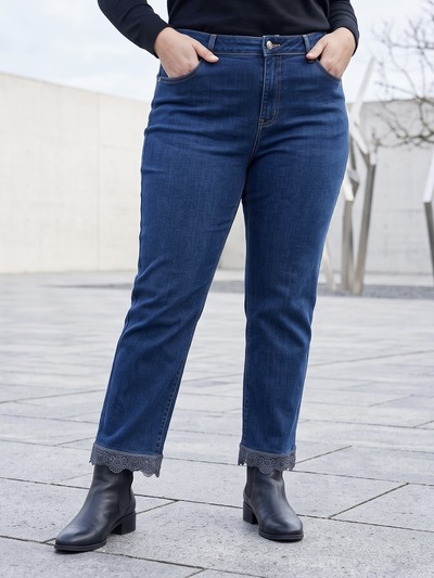Grossista CAROLE / VOGGO - Jeans Lunghezza 7/8 – Taglia Grande – Pizzo sull'Orlo Grossista CAROLE / VOGGO - Jeans Lunghezza 7/8 – Taglia Grande – Pizzo sull'Orlo