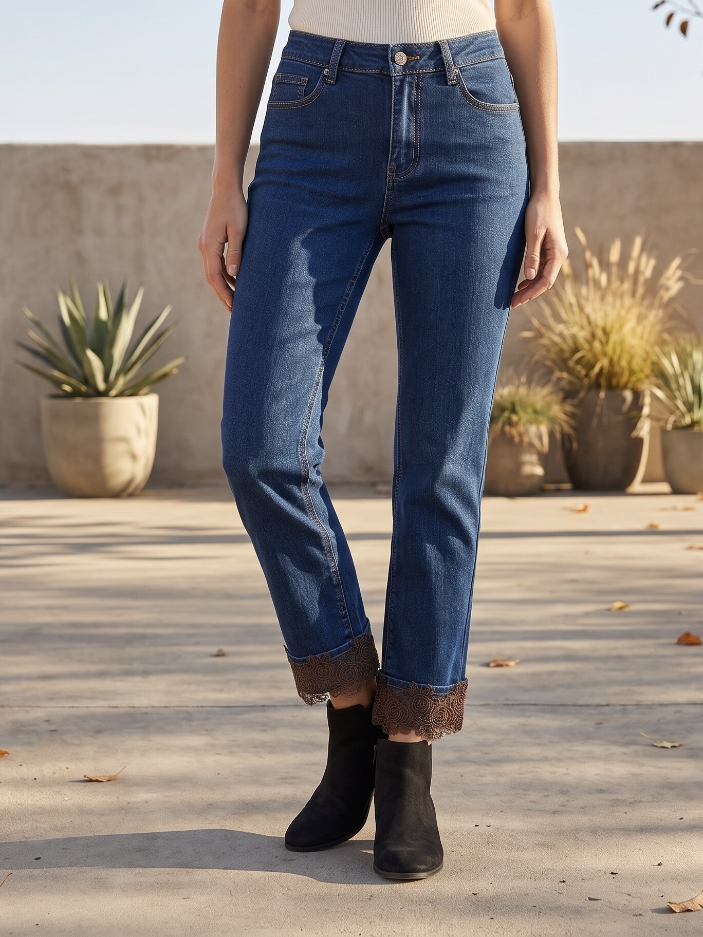 Grossiste CAROLE / VOGGO - Jean Droit 7/8ème – Broderie Bas de Jambe