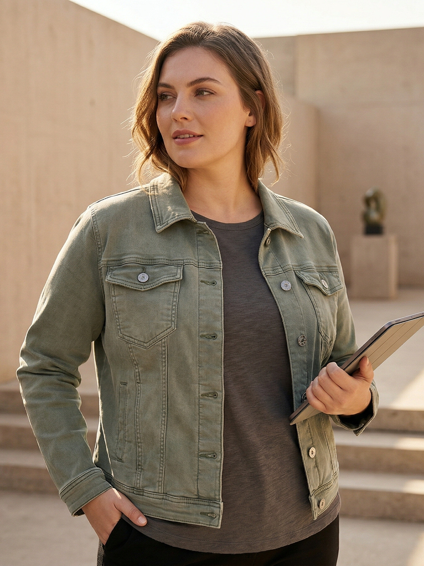 Grossista CAROLE / VOGGO - Giacca di Jeans – Taglie Forti – Collezione Primavera / Estate