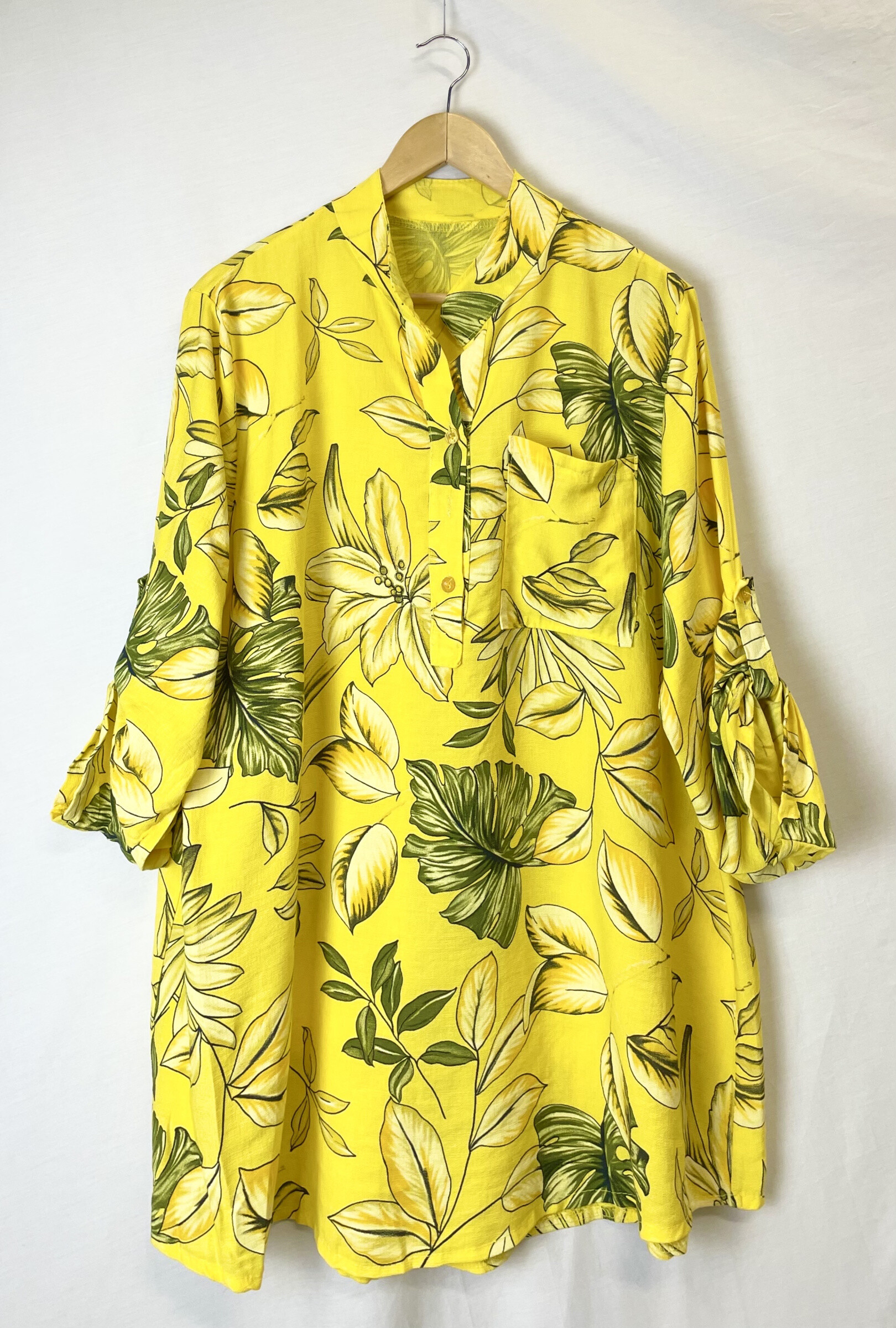 Wholesaler Catherine Style - Exotic print crêpe blouse