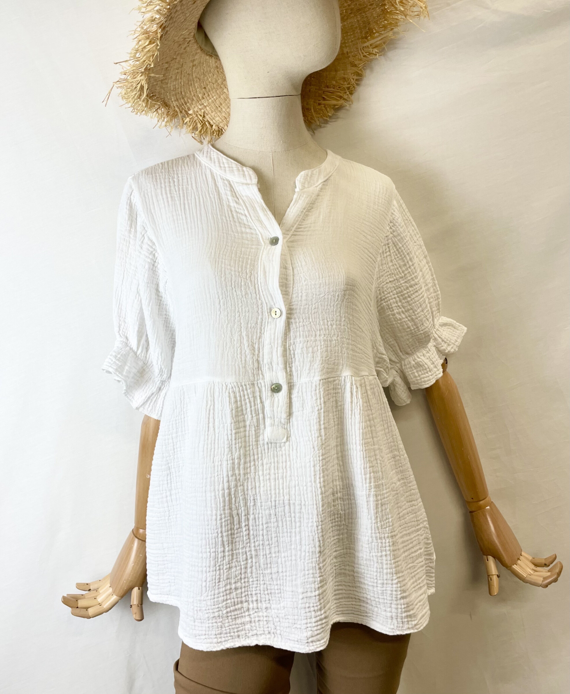 Wholesaler Catherine Style - Cotton gauze blouse with short sleeves