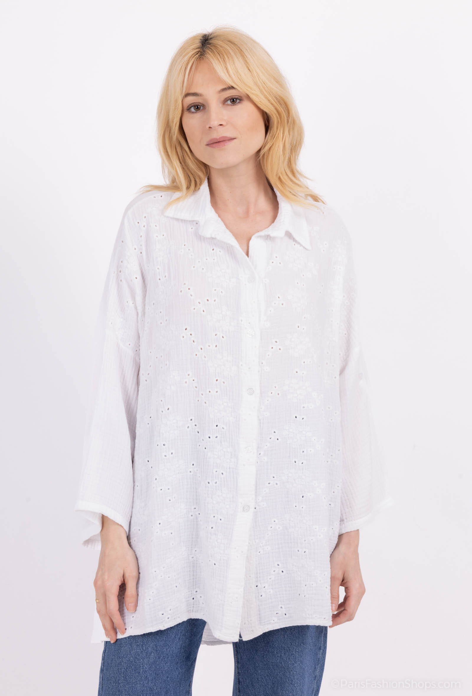 Grossiste Catherine Style - Chemisier en gaze de coton à broderie anglaise perforés