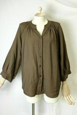 Mayorista Catherine Style - Blusa corta fluida de crepé con botones y mangas abullonadas, mangas 3/4