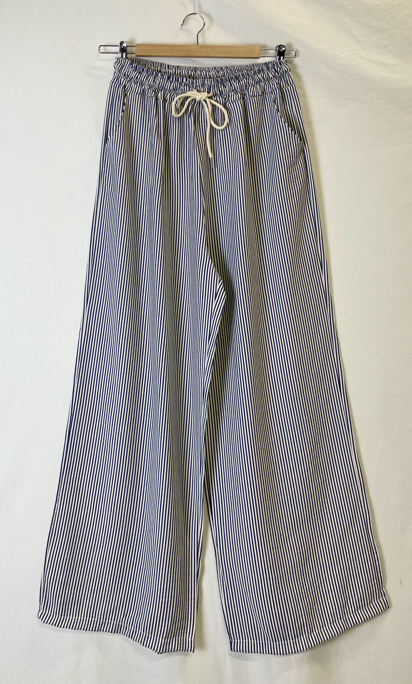 Grossiste Catherine Style - Pantalon à crêpe à imprimé à rayure poché à cordon fluide