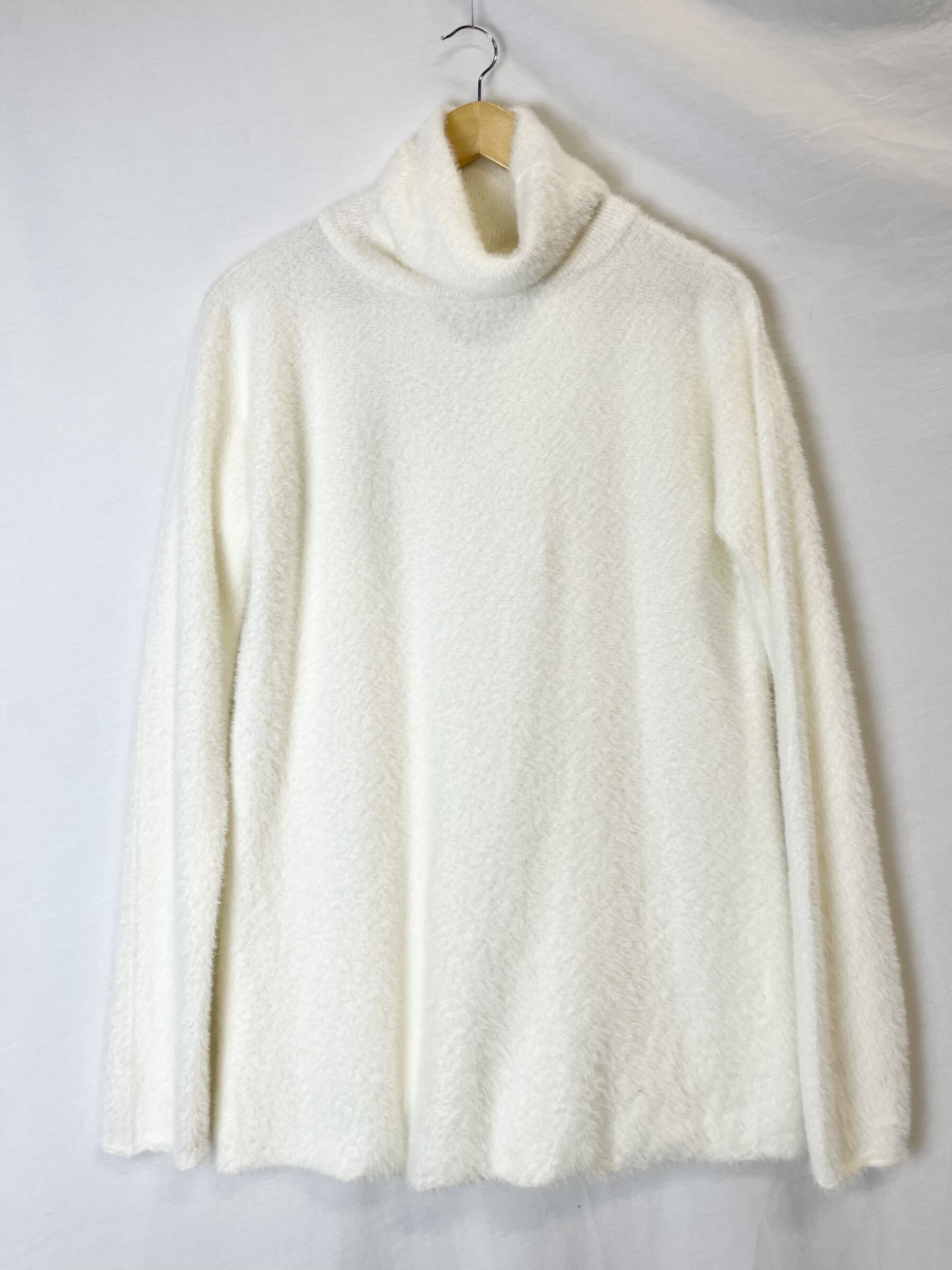 Grossiste Catherine Style - Pull duveteux à col roulé
