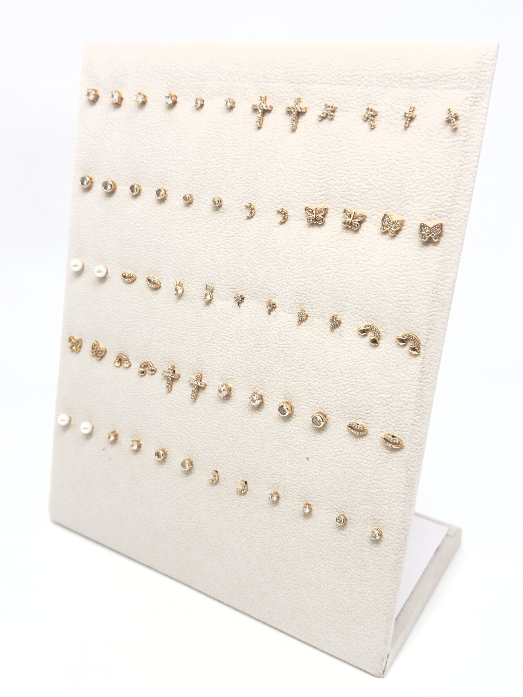 Wholesaler Cecile II - Set of 30 gold-plated stud earrings with display.