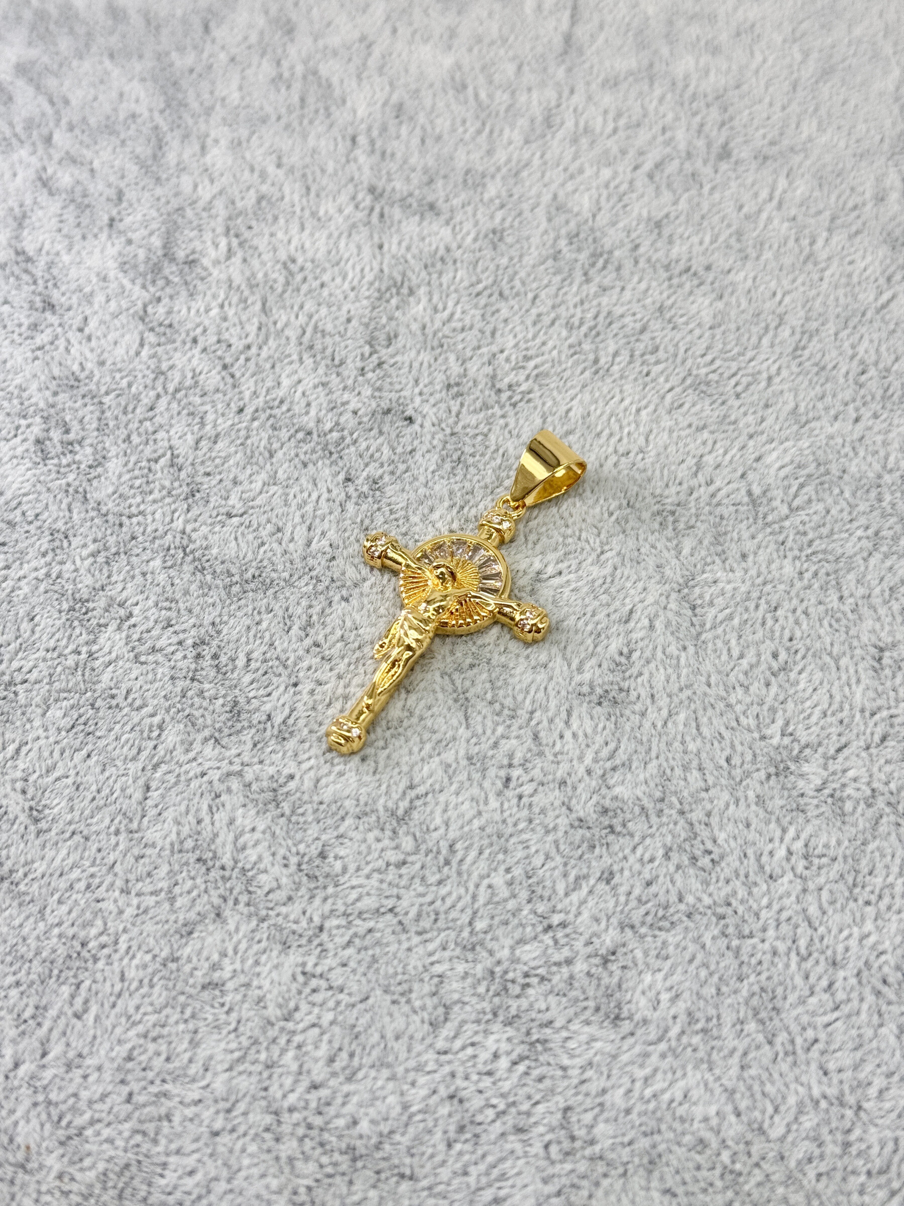 Wholesaler Cecile II - Gold plated pendant with rhinestones
