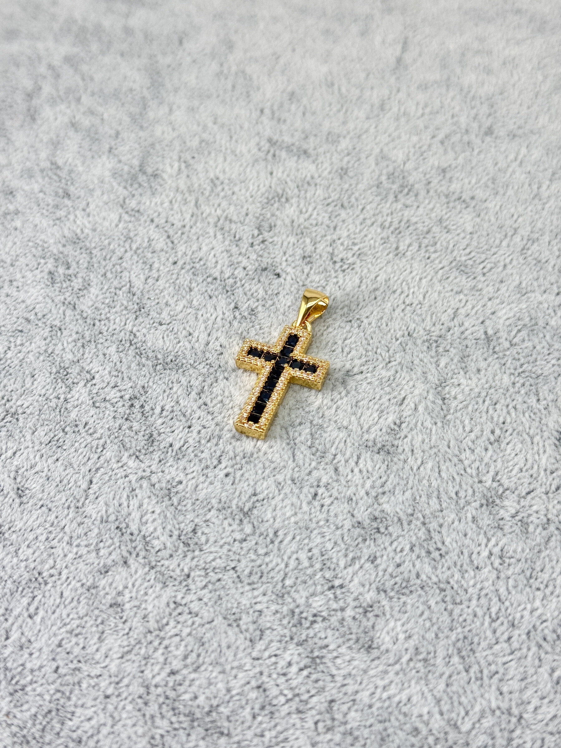Wholesaler Cecile II - Gold plated pendant with rhinestones