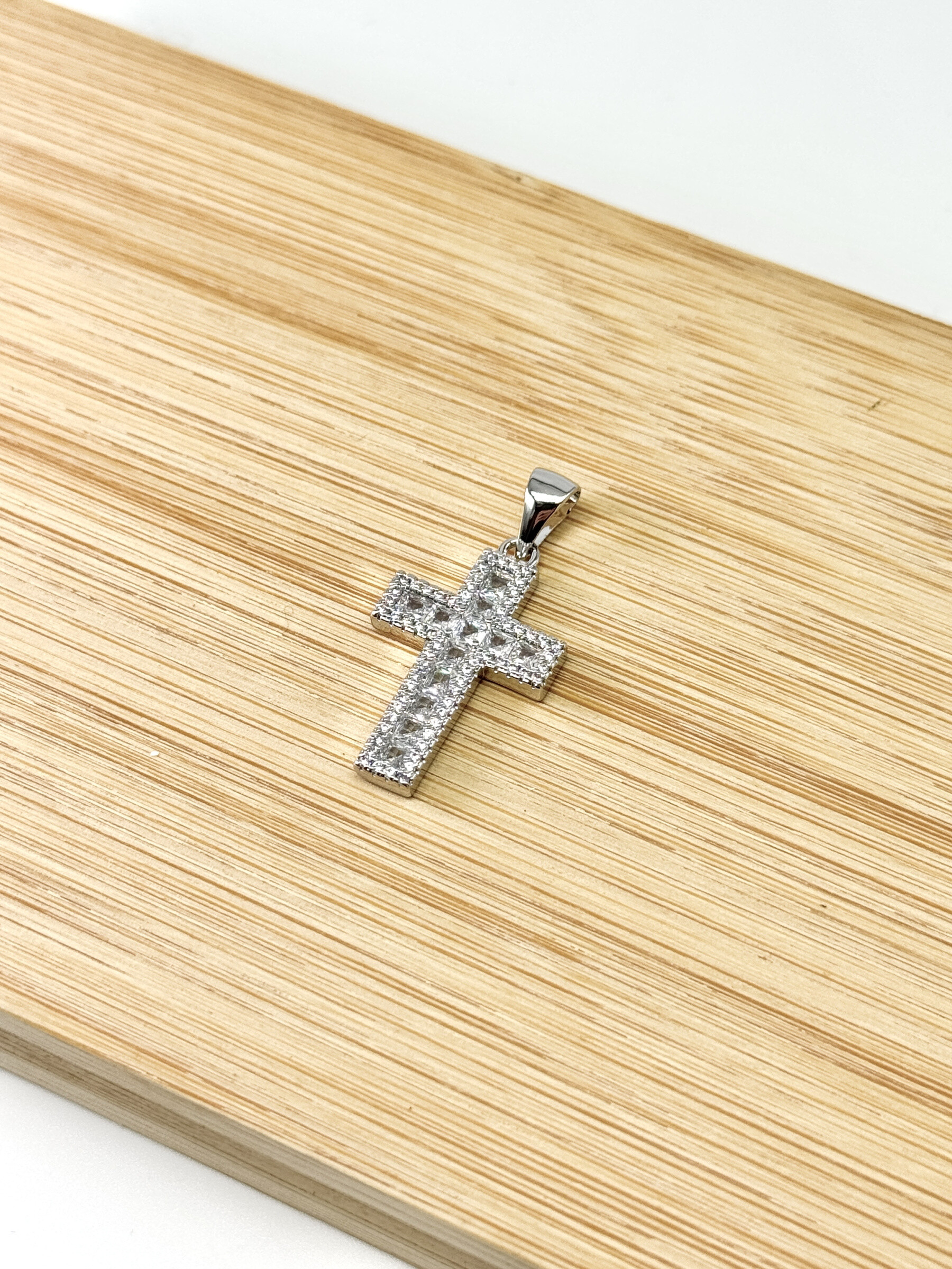 Wholesaler Cecile II - Gold plated pendant with rhinestones