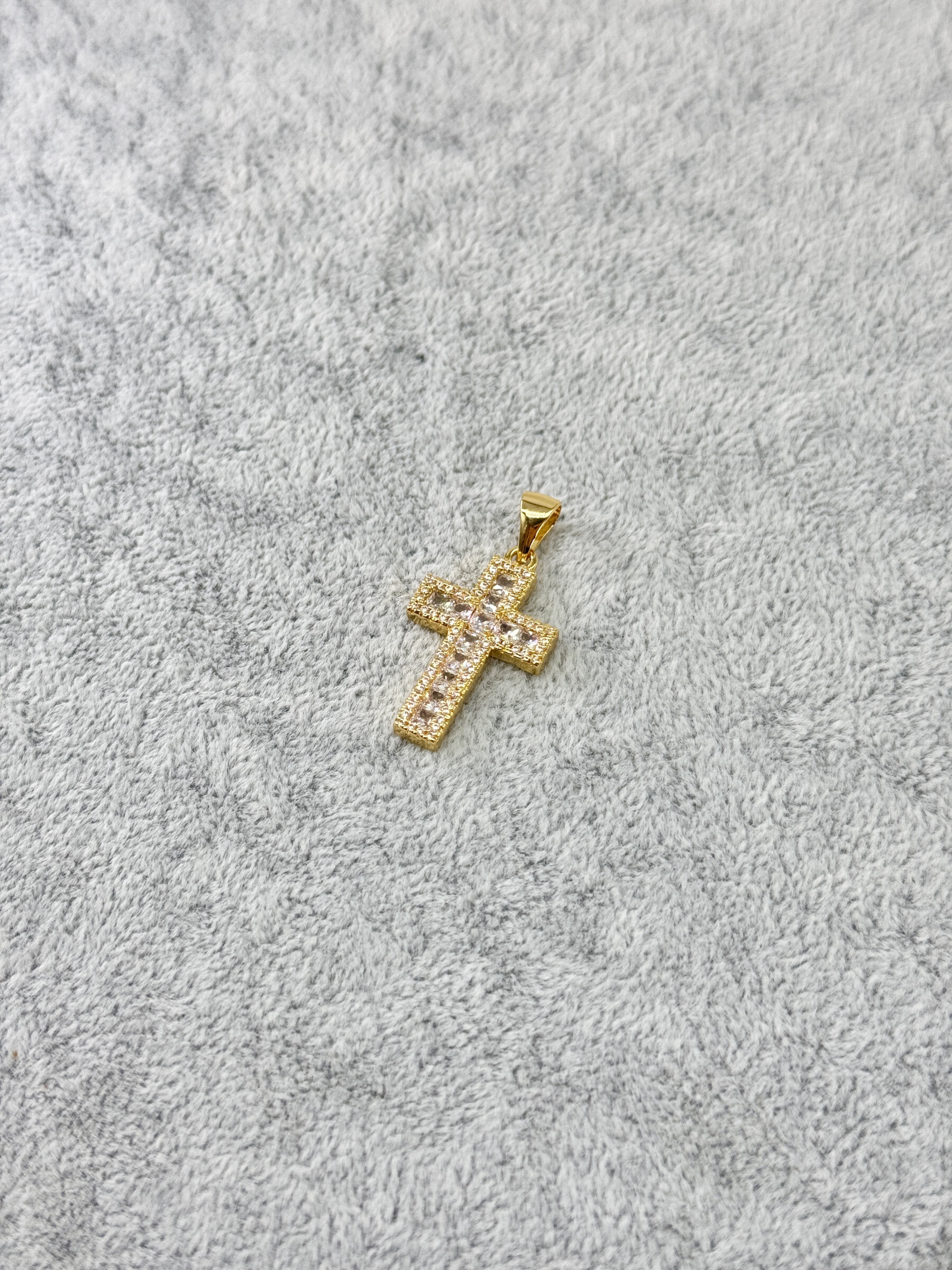 Wholesaler Cecile II - Gold plated pendant with rhinestones