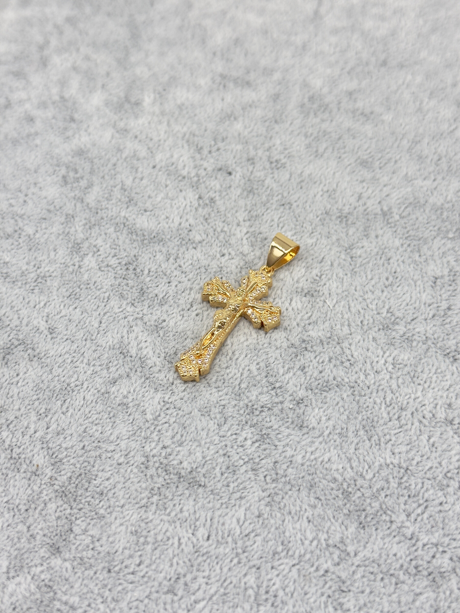Wholesaler Cecile II - Gold plated pendant with rhinestones