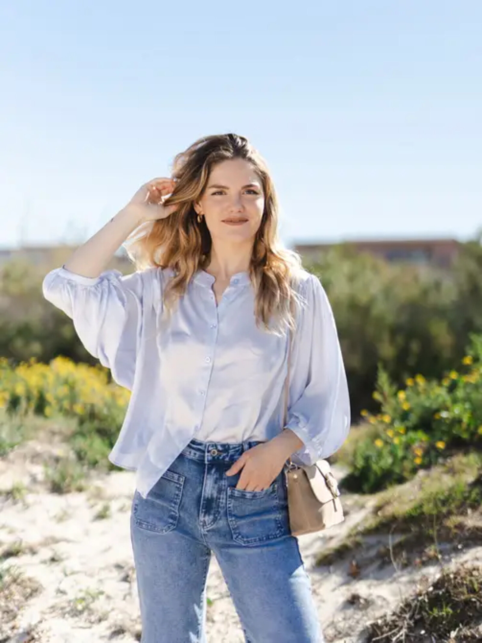 Wholesaler Cécile Wang - Flowy gathered blouse with round neck MJ60244VS