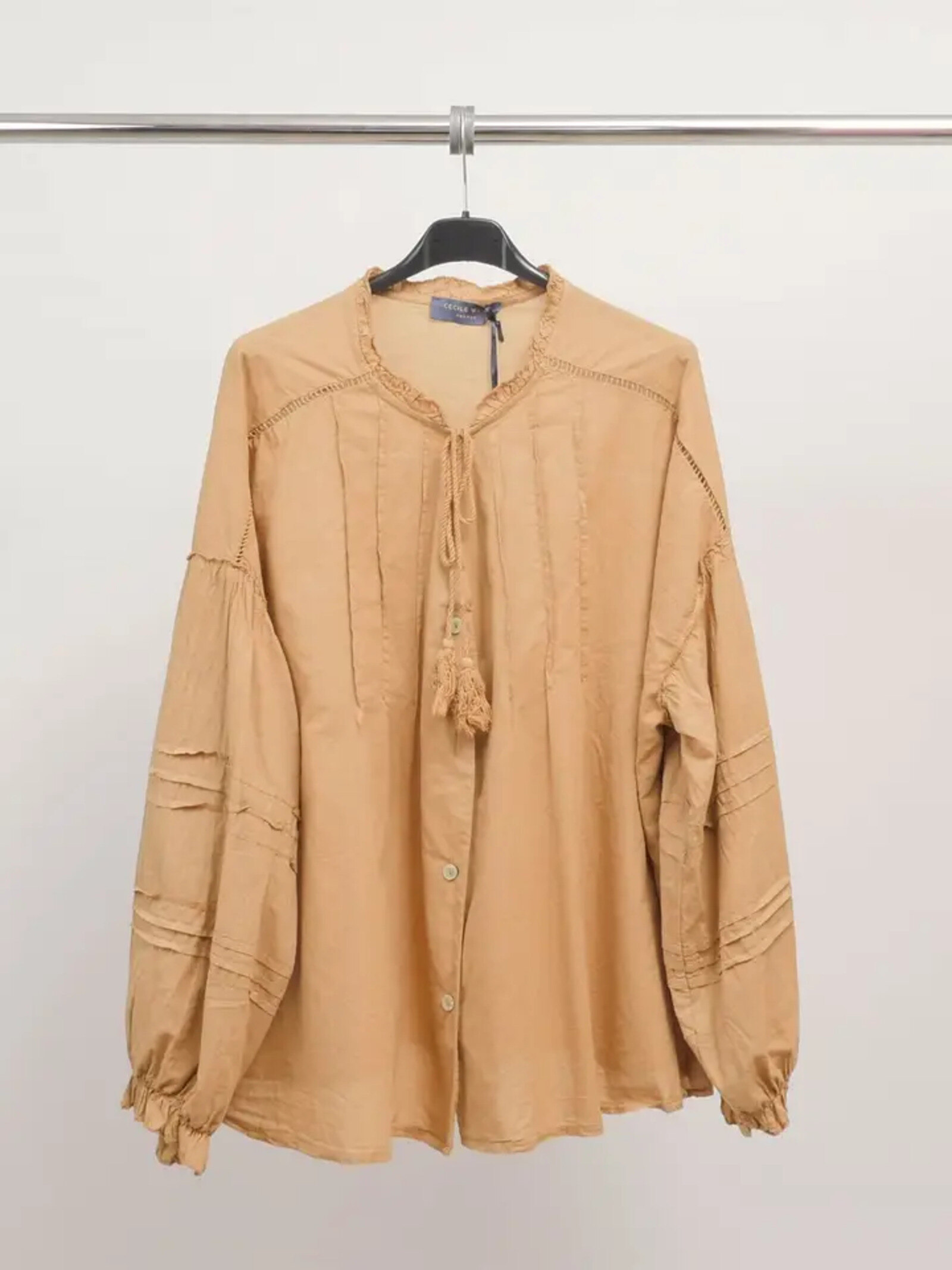 Wholesaler Cécile Wang - Cotton blouse with puffed sleeves and pleated details TDM37325