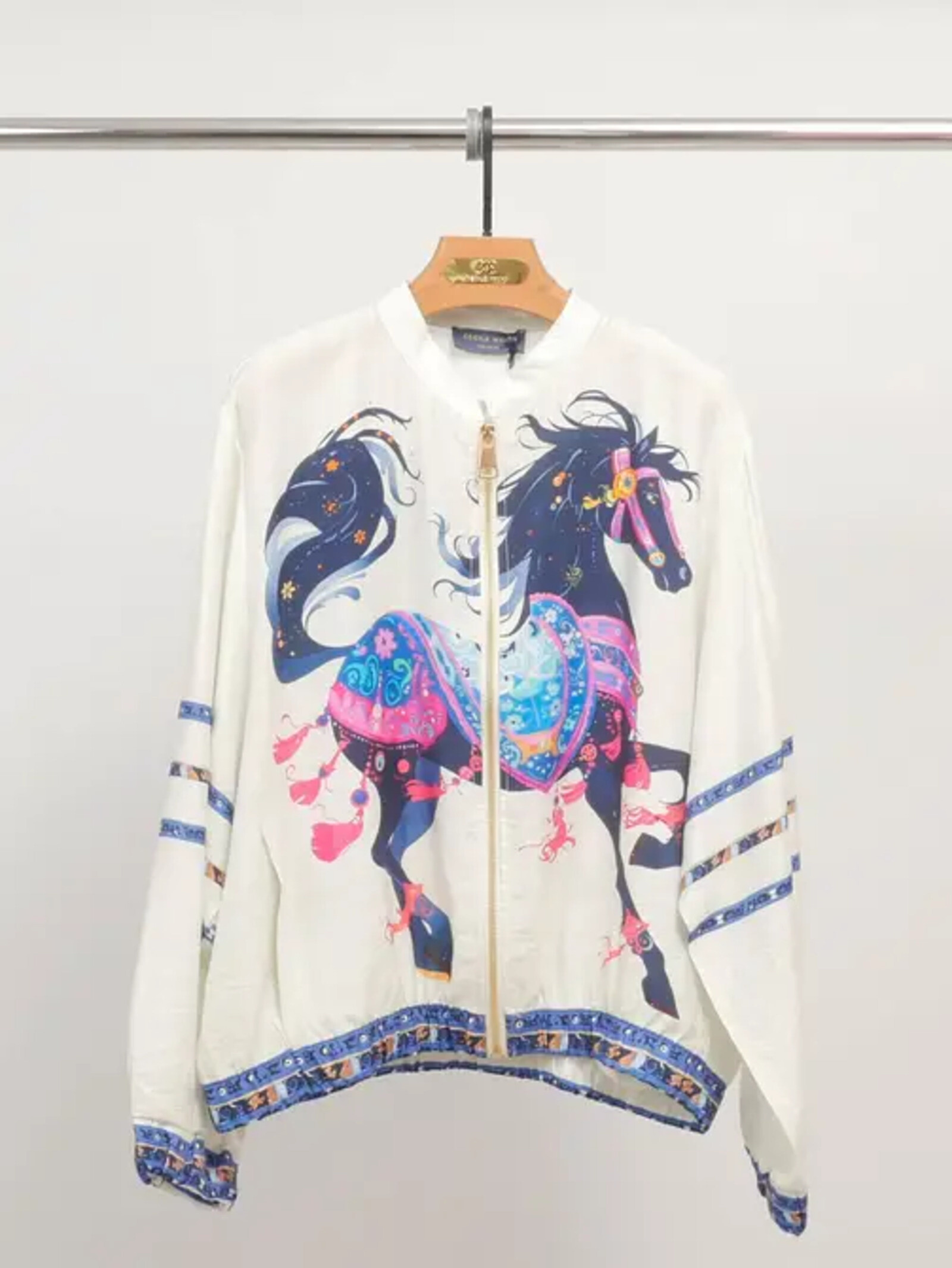 Grossista Cécile Wang - Giacca stampata con cavalli colorati taglia unica