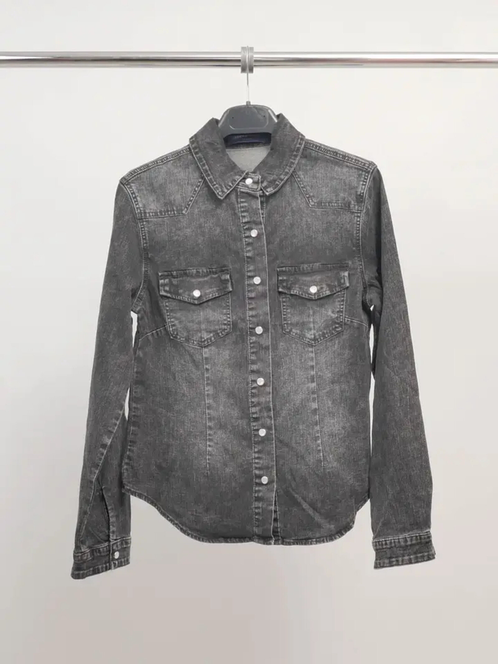 Mayorista Cécile Wang - Camisa de denim gris efecto lavado SD9186-2