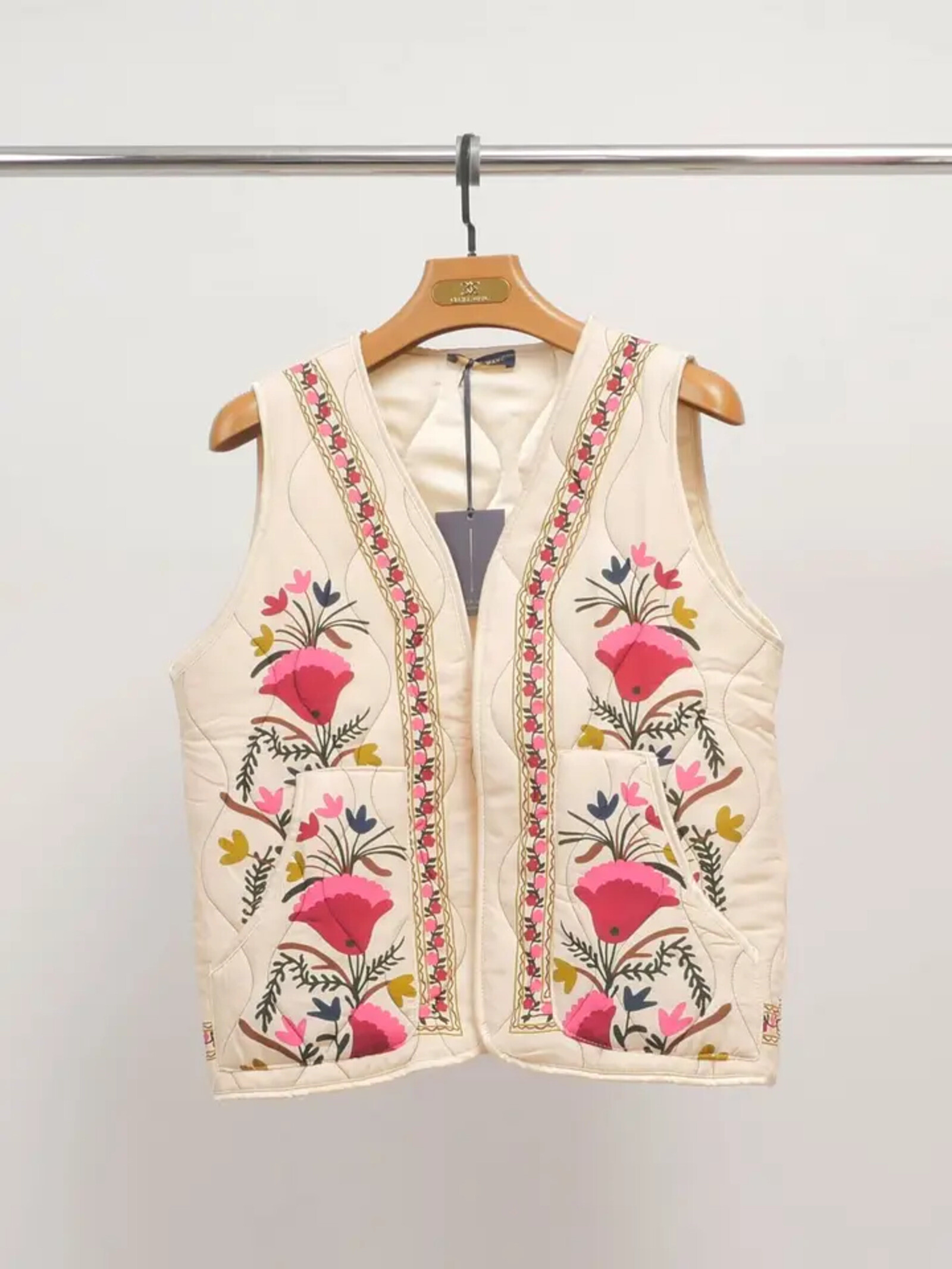 Grossista Cécile Wang - Gilet trapuntato ricamato multicolore KD8918