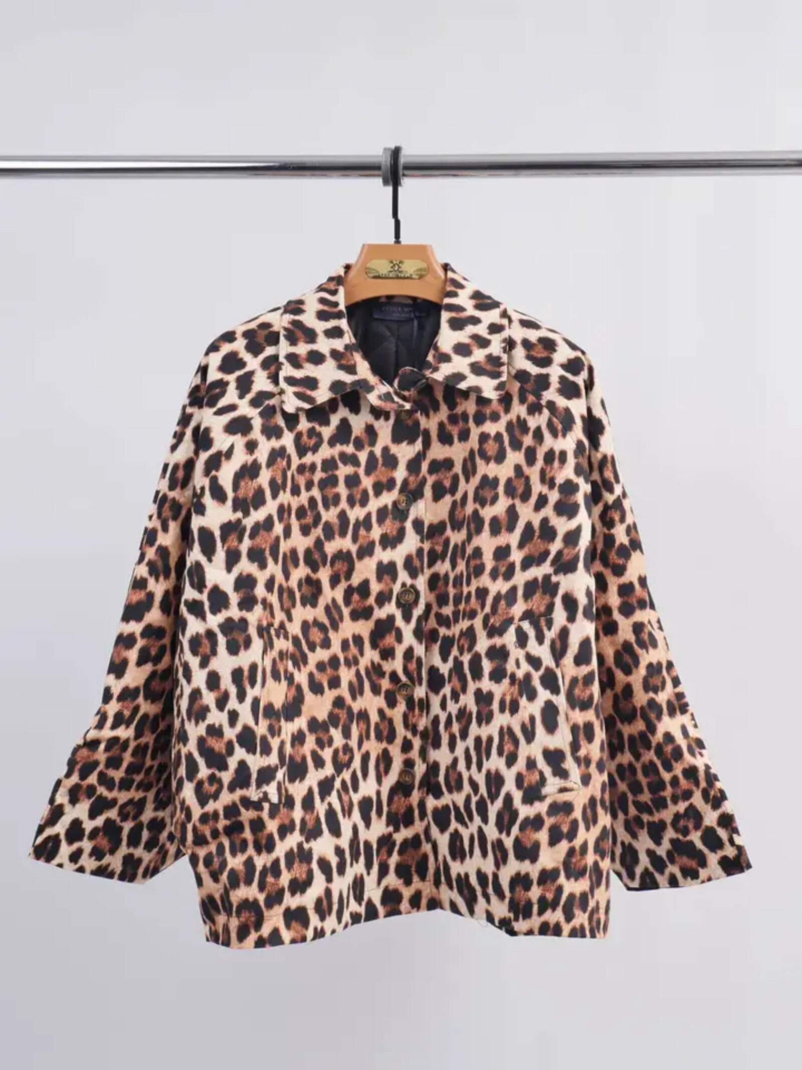 Großhändler Cécile Wang - Kurzmantel mit Leopardenmuster DB13458-2
