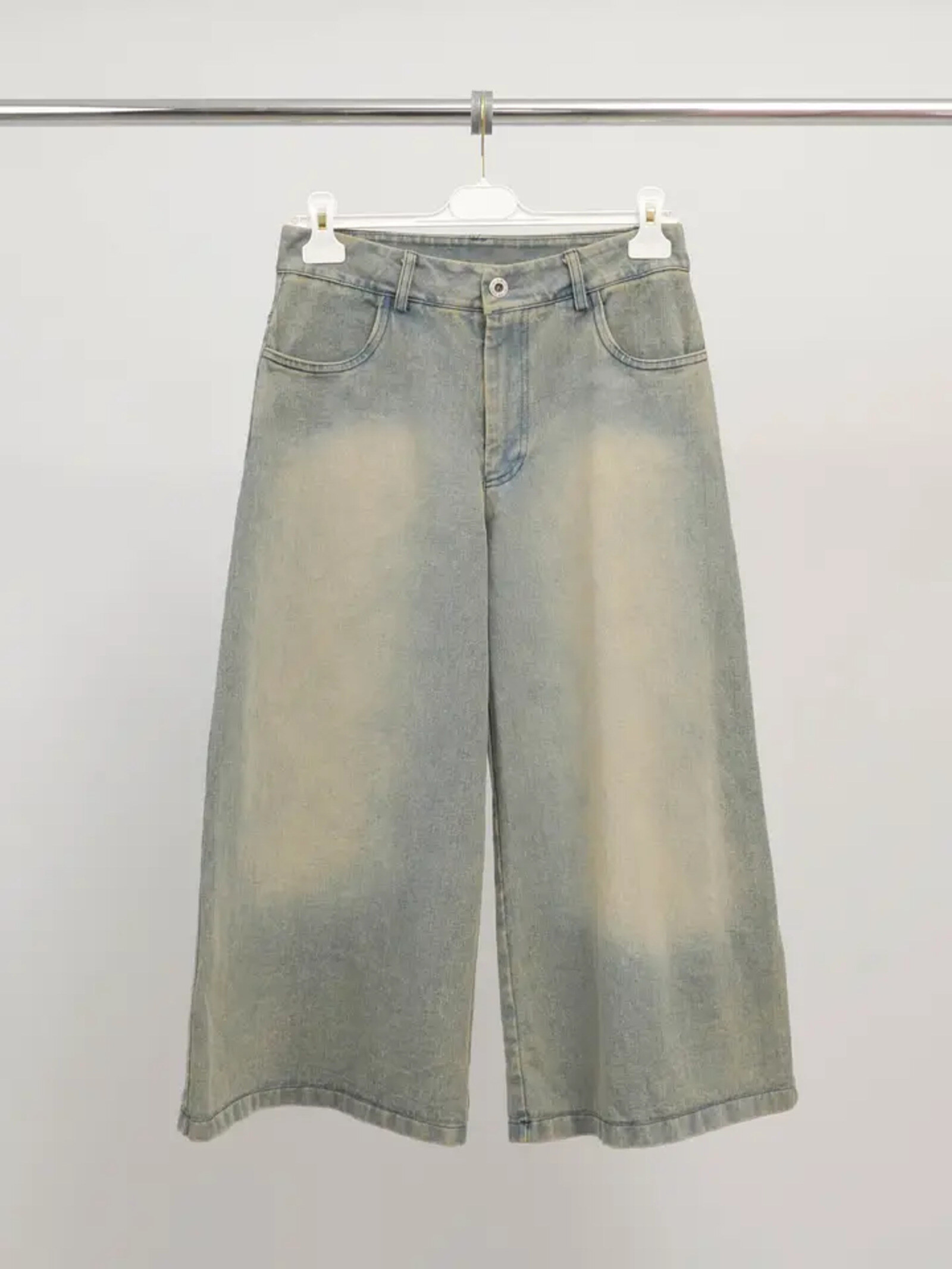 Wholesaler CÉCILE WANG - Wide Washed Denim Bermuda Shorts – BCG10987