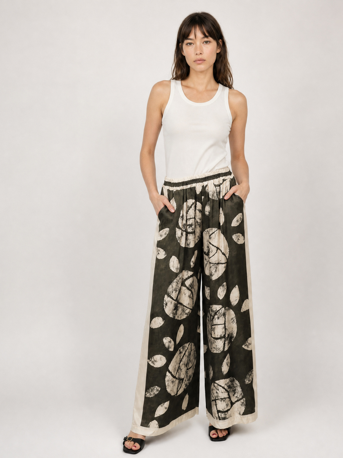 Mayorista CÉCILE WANG - Pantalones anchos de satén con estampado de hojas KD9099VS-14