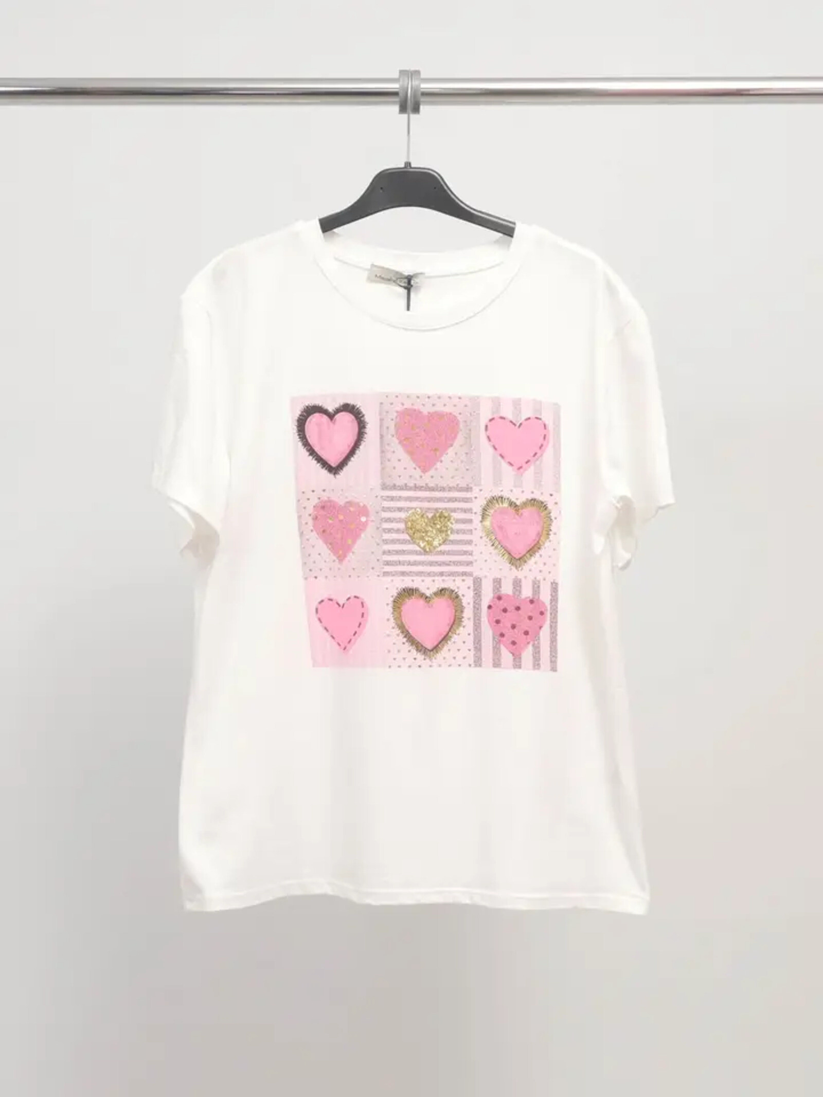Großhändler Cécile Wang - T-Shirt mit mehrfarbigen Herzmustern CSS24020-1