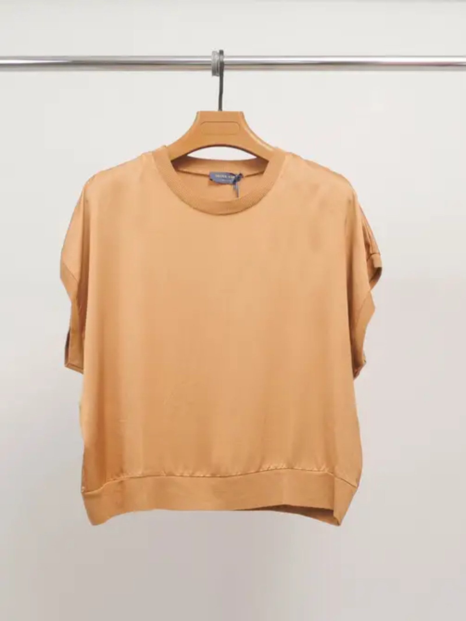 Grossista Cécile Wang - Top ampio a maniche corte in viscosa DB80611VS