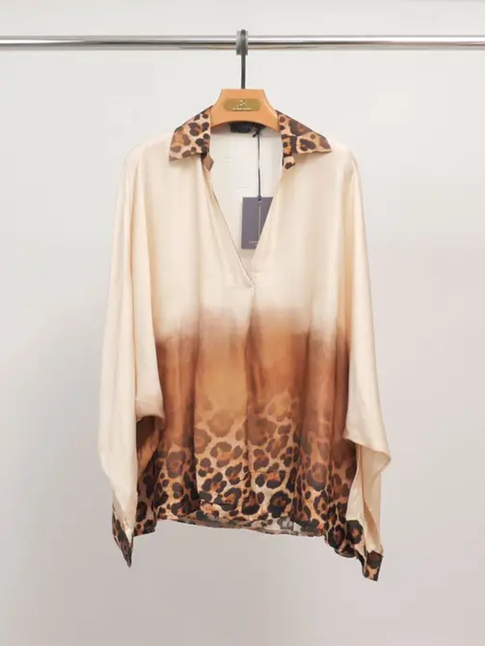 Wholesaler Cécile Wang - Fluid tunic with leopard print gradient collar