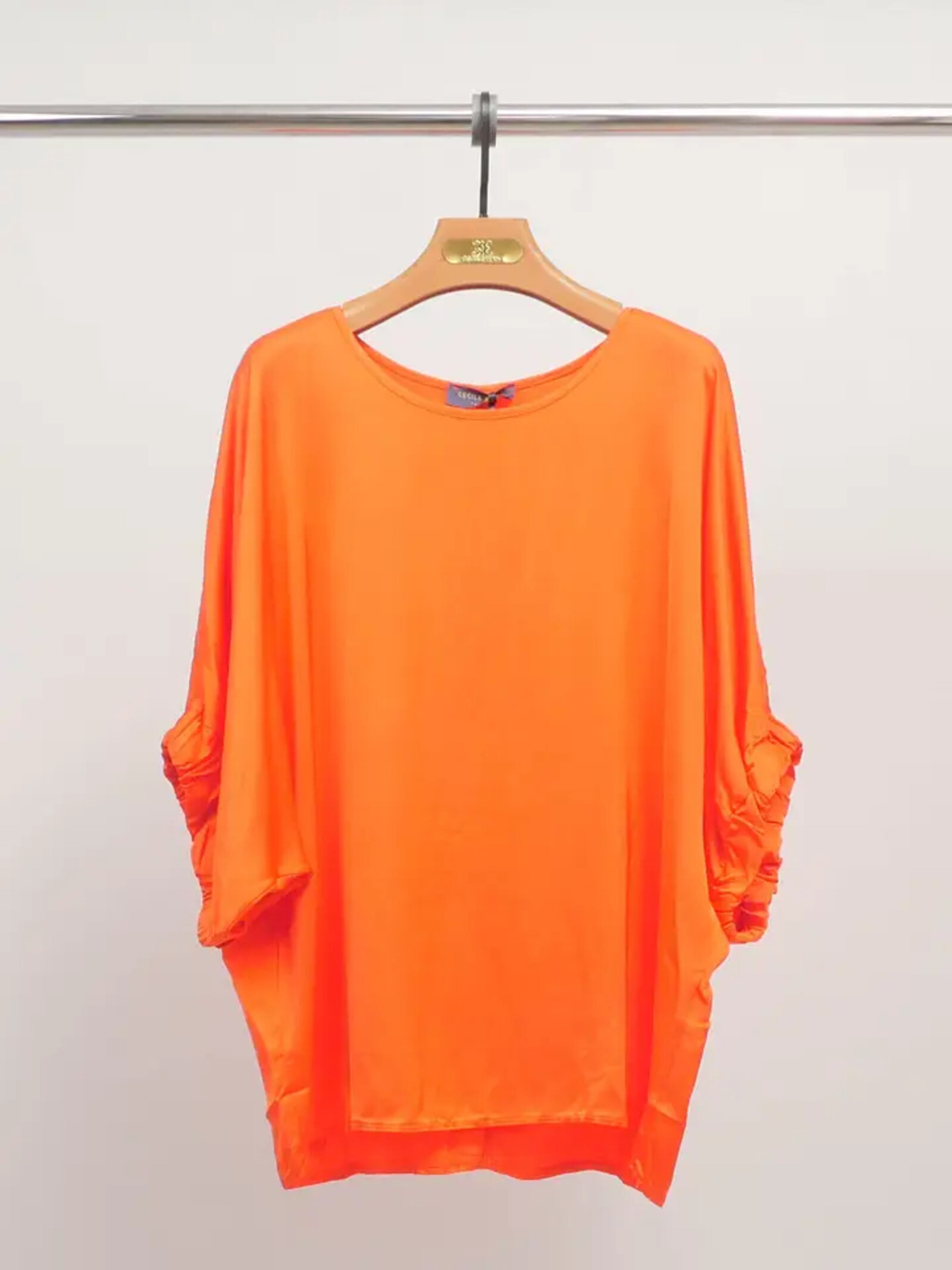 Wholesaler Cécile Wang - Loose tunic with gathered sleeves in viscose DB14270VS