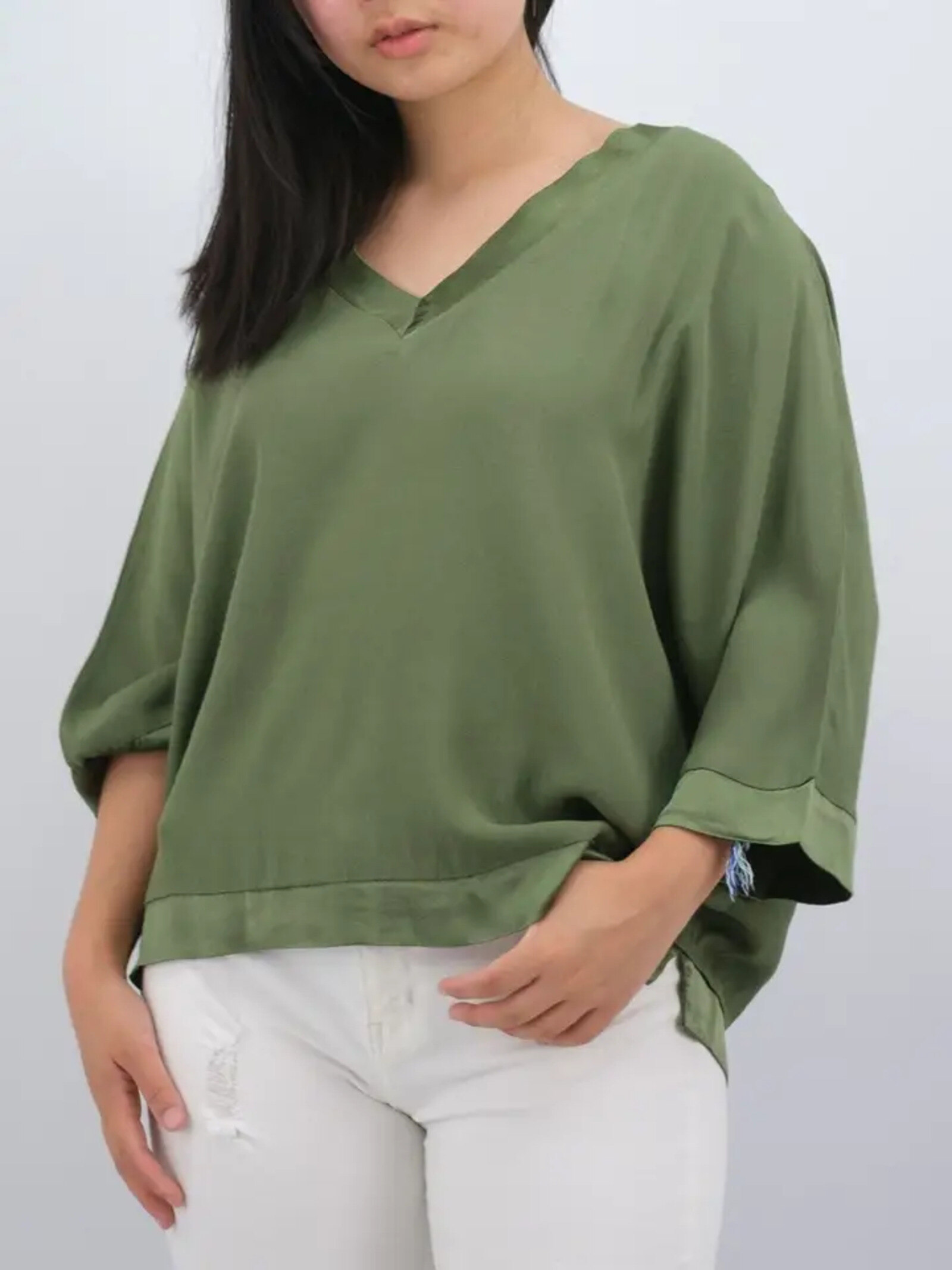 Grossiste Cécile Wang - Tunique col V YS21759