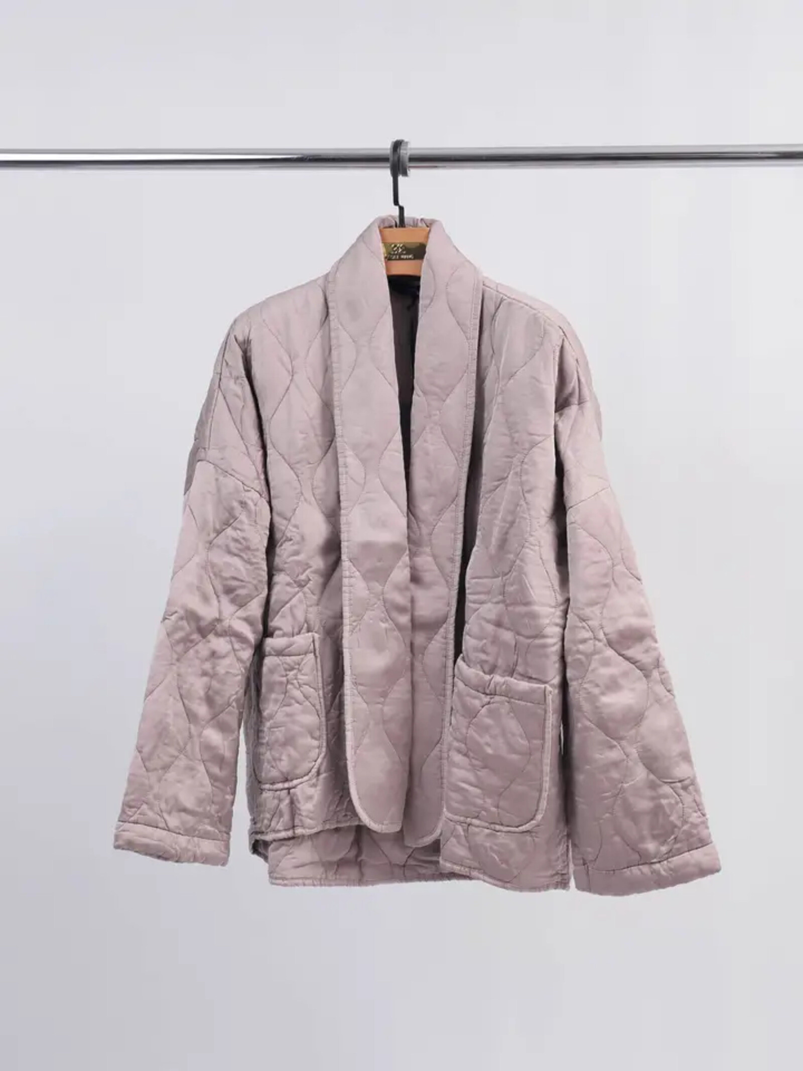 Grossista Cécile Wang - Giacca trapuntata in satin KD7903VS