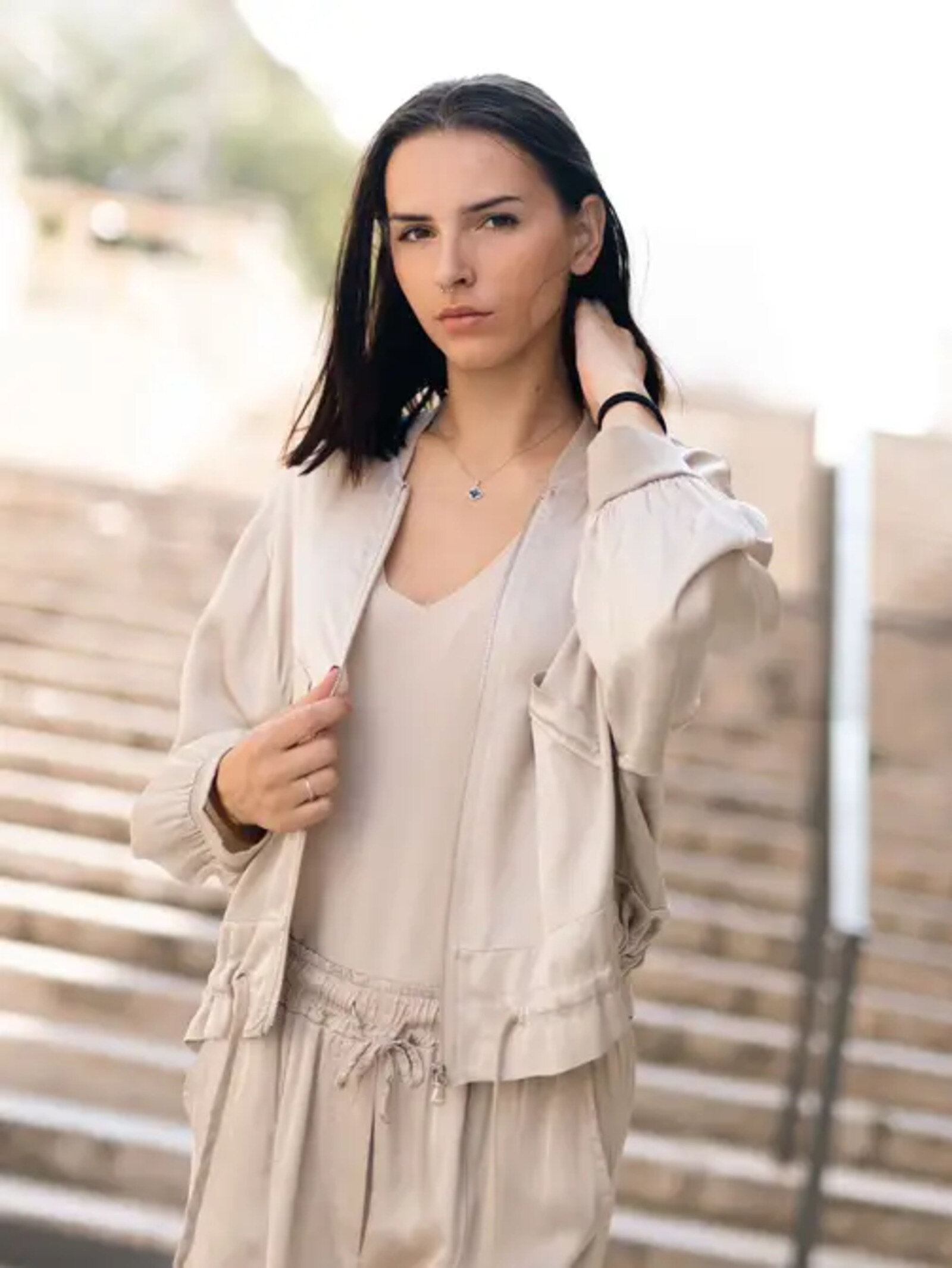 Grossista Cécile Wang - Bomber satinato con zip DB93021VS