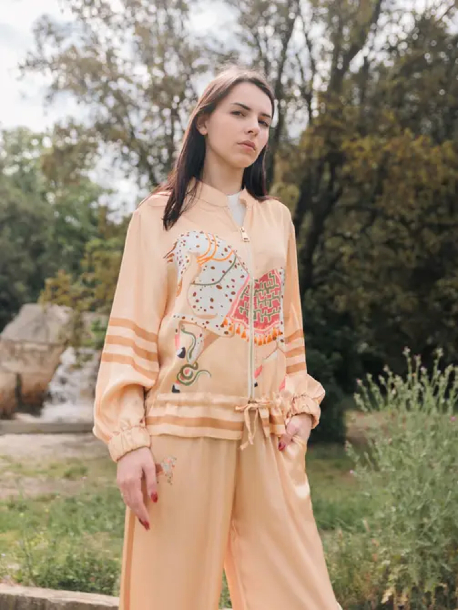 Grossista Cécile Wang - Giacca con stampa di cavallo e design a foulard con zip - KD8807VS-5