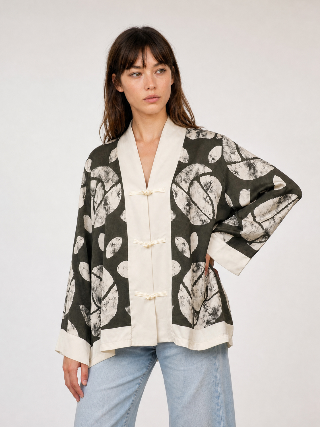 Mayorista CÉCILE WANG - Chaqueta satinada con estampado de hojas y cierres de trenca KD88009VS-14