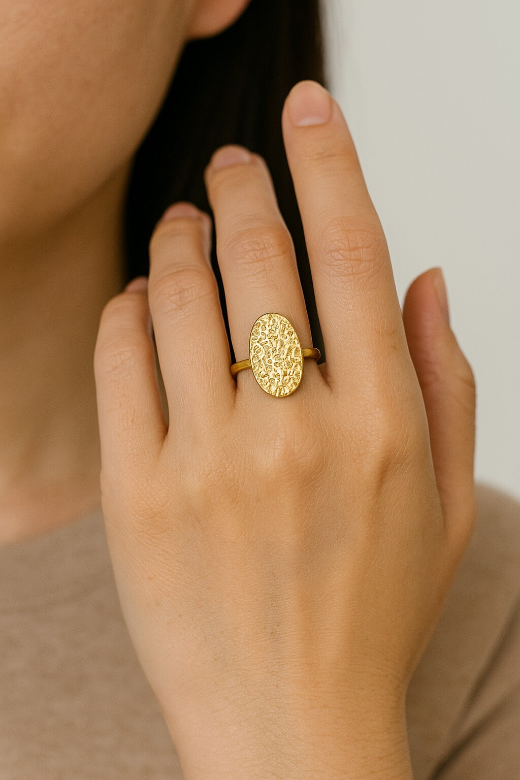 Grossiste Ceramik - Bague Ovale Martelée – Acier Inoxydable Doré Réglable