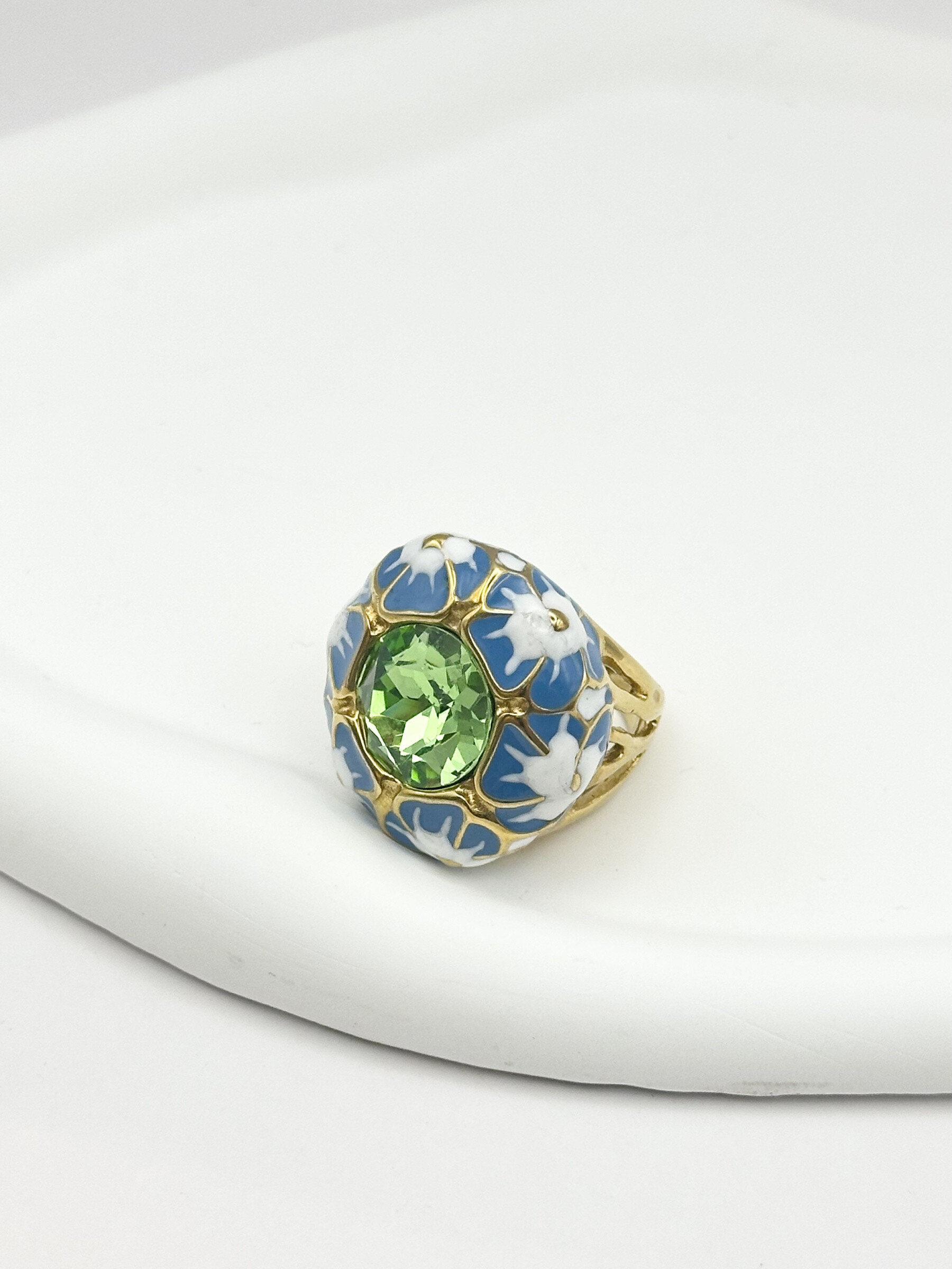 Grossiste Ceramik - Bague Fleurie en Émail Bleu et Blanc – Cristal Vert