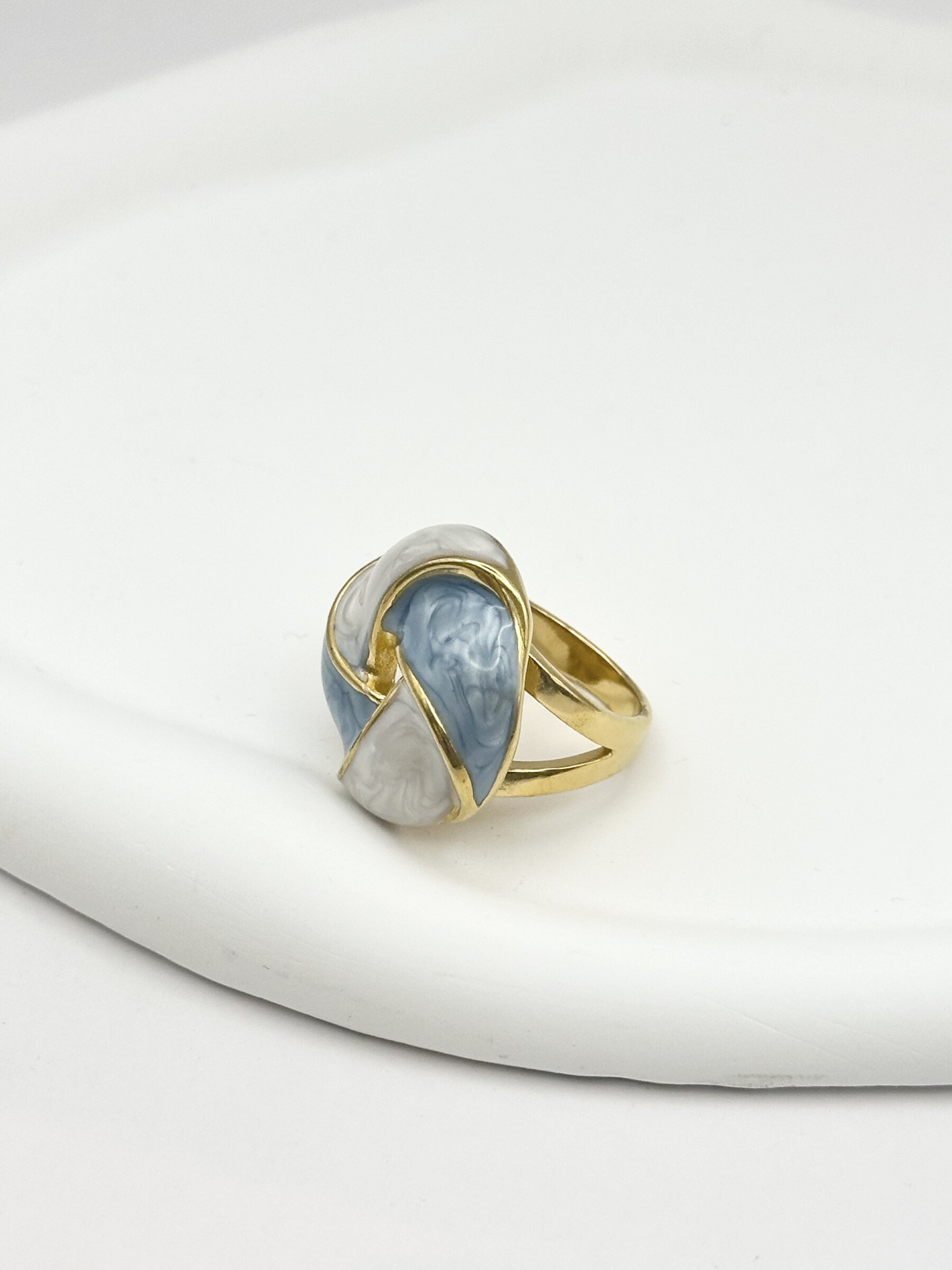 Grossiste Ceramik - Bague Nœud Marbré Bleu et Blanc – Acier Inoxydable Doré