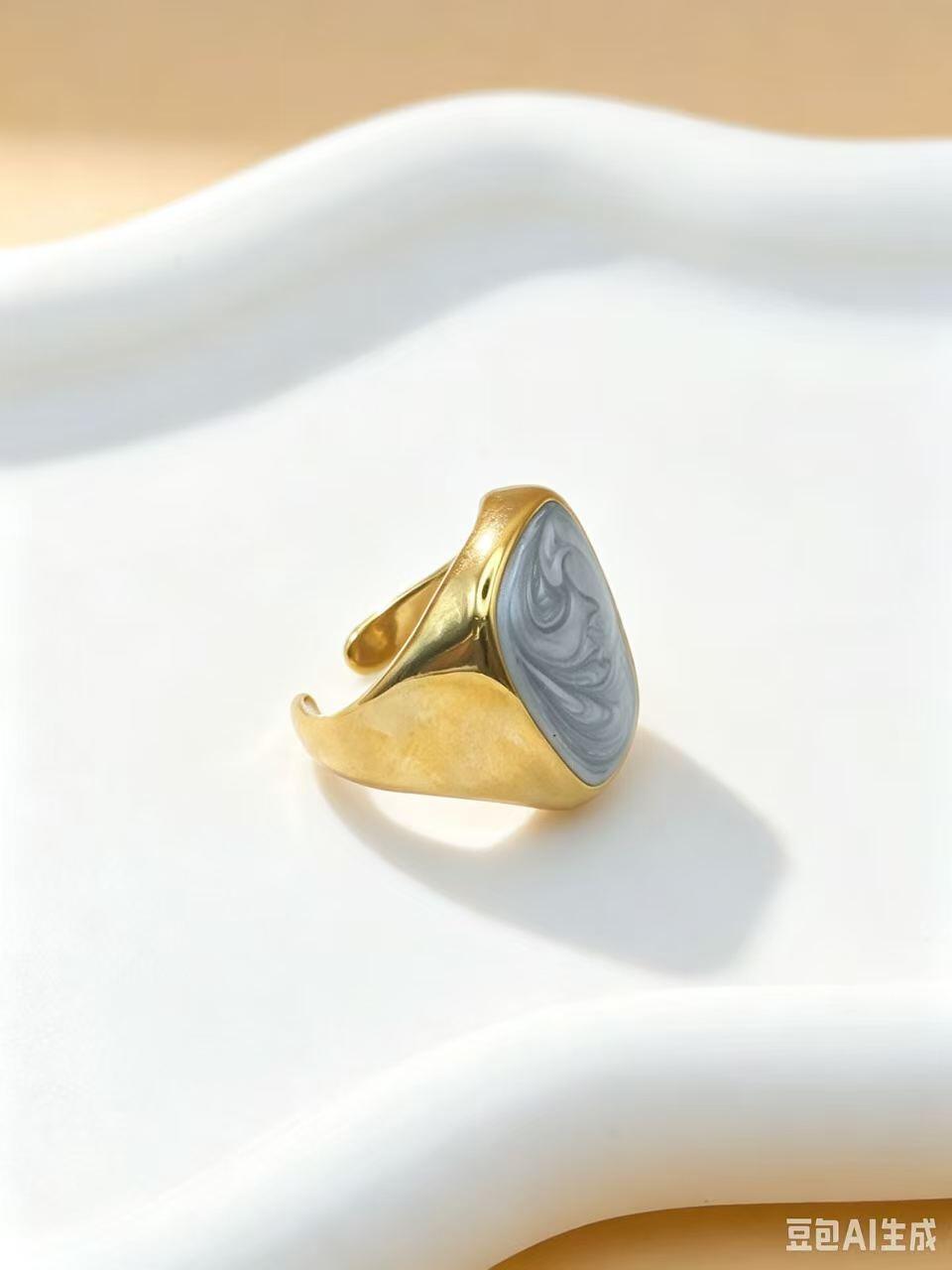 Grossiste Ceramik - Bague Femme Marbrée Bleu Gris – Acier Inoxydable Doré – Taille 54-59 (Fr)