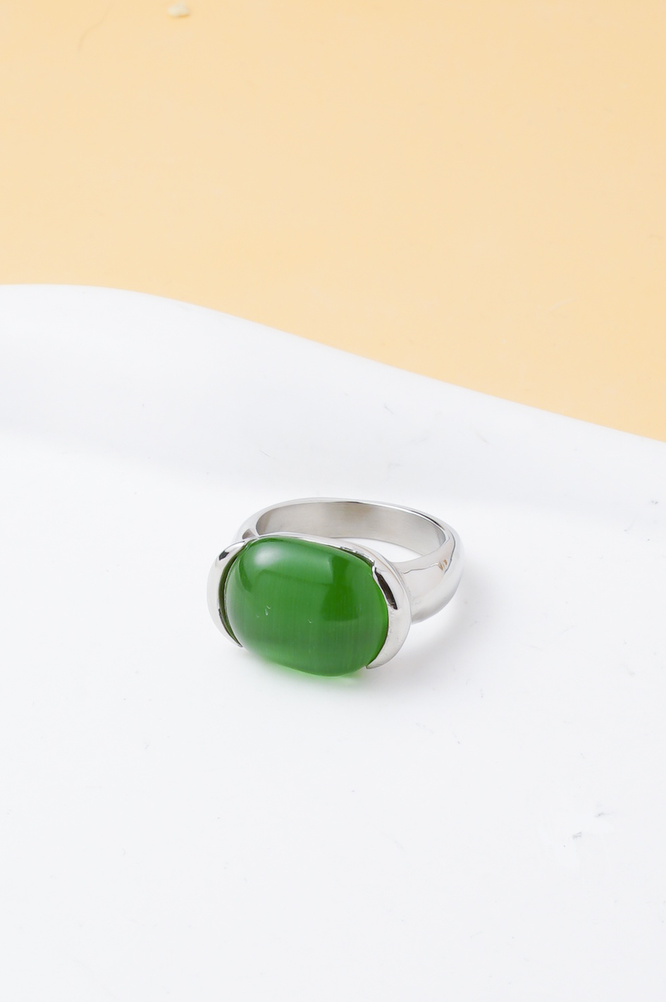 Grossiste Ceramik - Bague Femme Pierre Verte Élégante – Acier Inoxydable – Tailles US 6-8 / FR 52-57